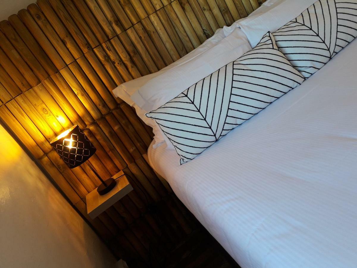 De La Hotel 2*